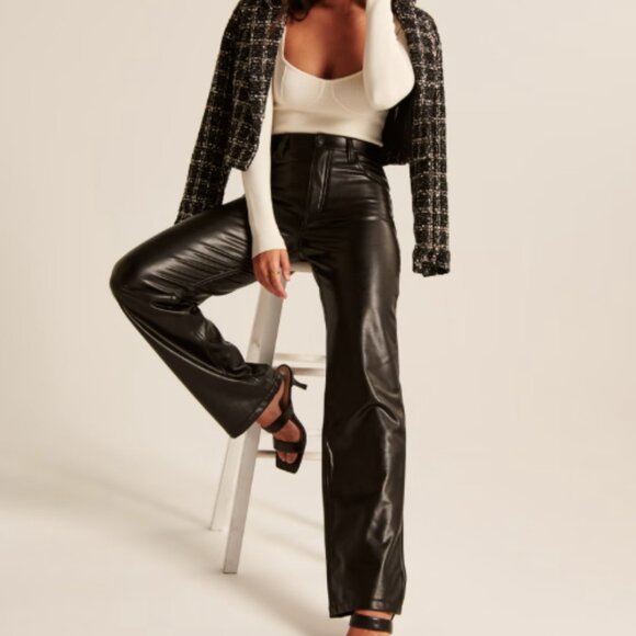 Abercrombie Curve Love Vegan Leather 90s Relaxed Pant - Picture 1 of 2
